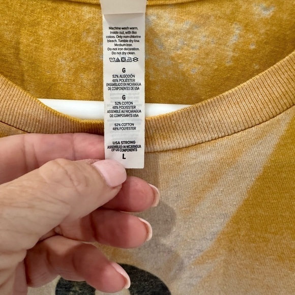 🦬 Yellowstone‎ Women’s Tee. Size L Cotton Blend. Distressed 🦬 - Picture 2 of 5